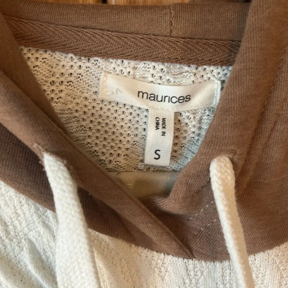 MOVING SALE🎉Maurice’s hoodie - Picture 4 of 9